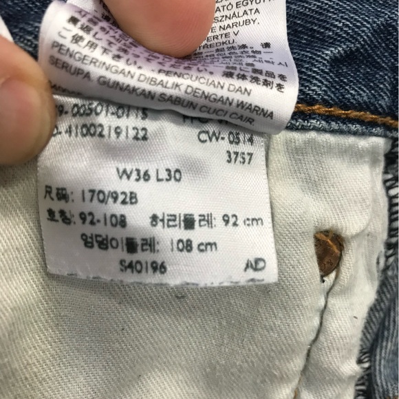 Levi's Blue Jeans Button Fly 36x30 straight leg distressed worn broken in - Picture 7 of 7